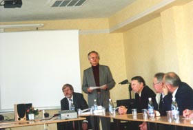 SCAN1934.JPG (19004 bytes)