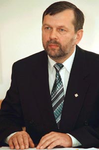 KUDUMS.JPG (17979 bytes)