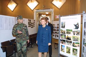 M09.JPG (24864 bytes)