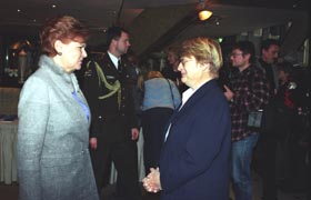 GR8.JPG (17753 bytes)