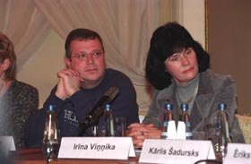 I12.JPG (19184 bytes)