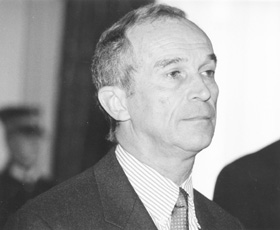 A3.JPG (20076 bytes)