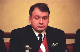 FLOTE1.JPG (15542 bytes)