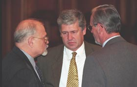 S04.JPG (15515 bytes)