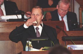 S12.JPG (19013 bytes)