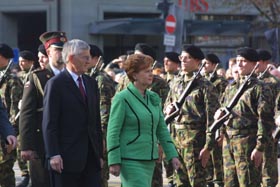 VIKE1.JPG (25985 bytes)