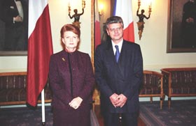 FR1.JPG (19985 bytes)