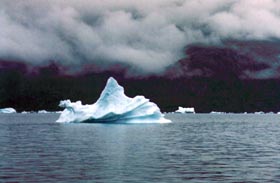 GRENLANDE1.JPG (17466 bytes)