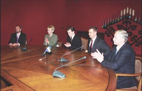 S17.JPG (19170 bytes)