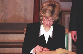 S19.JPG (16579 bytes)