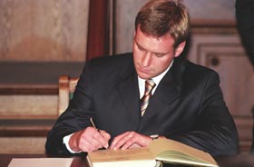 S21.JPG (17914 bytes)