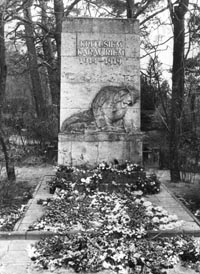 PIEMINEKLI2.JPG (31018 bytes)