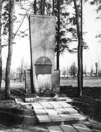 PIEMINEKLI5.JPG (26625 bytes)