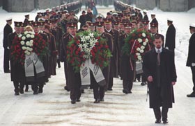 NOV15.JPG (23875 bytes)