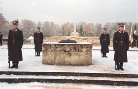 NOV16.JPG (20904 bytes)