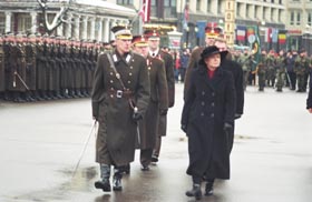 NOV27.JPG (21403 bytes)