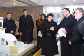 VIKE05.JPG (20651 bytes)