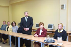 VIKE18.JPG (19568 bytes)