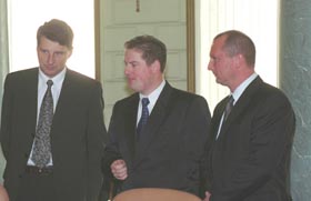 V06.JPG (15191 bytes)