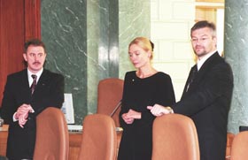 V07.JPG (19314 bytes)