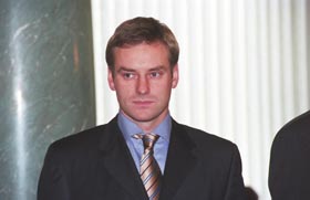 V13.JPG (15097 bytes)