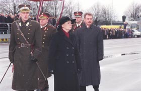 1809.JPG (19600 bytes)