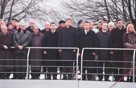 1812.JPG (25606 bytes)