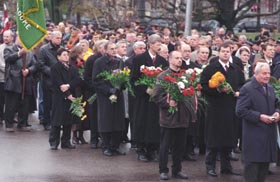 1815.JPG (24506 bytes)