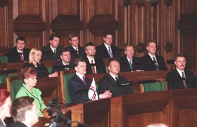 1819.JPG (21546 bytes)