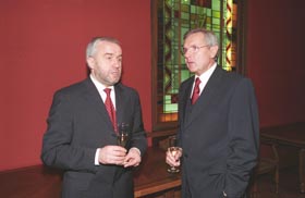 1821.JPG (15842 bytes)