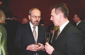 1822.JPG (16318 bytes)