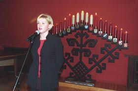 1823.JPG (17361 bytes)