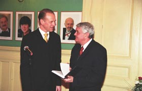 GR3.JPG (17705 bytes)