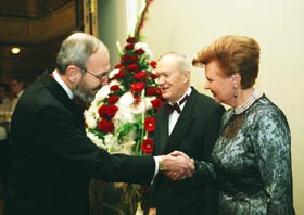 VIKE01.JPG (22063 bytes)