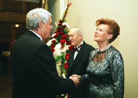 VIKE02.JPG (20513 bytes)