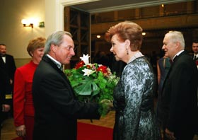 VIKE07.JPG (21867 bytes)