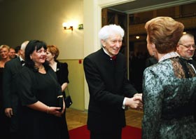 VIKE08.JPG (20977 bytes)