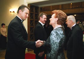 VIKE14.JPG (20304 bytes)