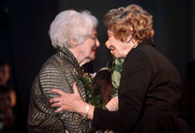 SPELMANIS3.JPG (21415 bytes)