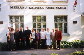 TIMSANS2.JPG (23290 bytes)