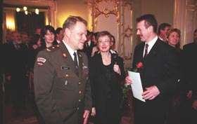 S01.JPG (18466 bytes)