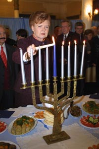 HANUKA2.JPG (24324 bytes)