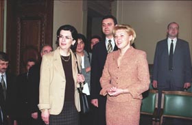 GR1.JPG (19279 bytes)