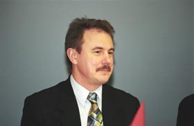 AM3.JPG (13047 bytes)