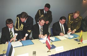 AM4.JPG (21529 bytes)