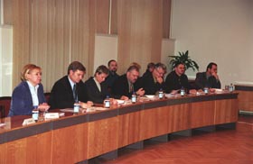 D03.JPG (18886 bytes)