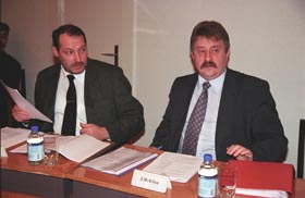 D06.JPG (19660 bytes)