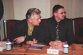 D09.JPG (19457 bytes)