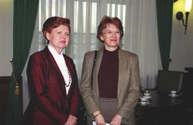 V2.JPG (18171 bytes)