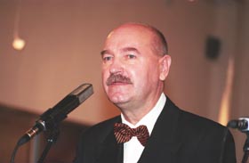 B12.JPG (14413 bytes)